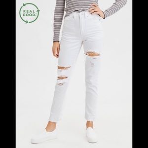 American Eagle 🦅 White Distress Mom Jean
